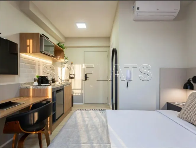 Studio mobiliado 22m² no Brooklin com varanda próximo ao metrô e excelente para investimen