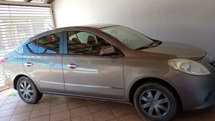 Nissan Versa SV 1.6 16V Flex Fuel 4P Mec. 2013