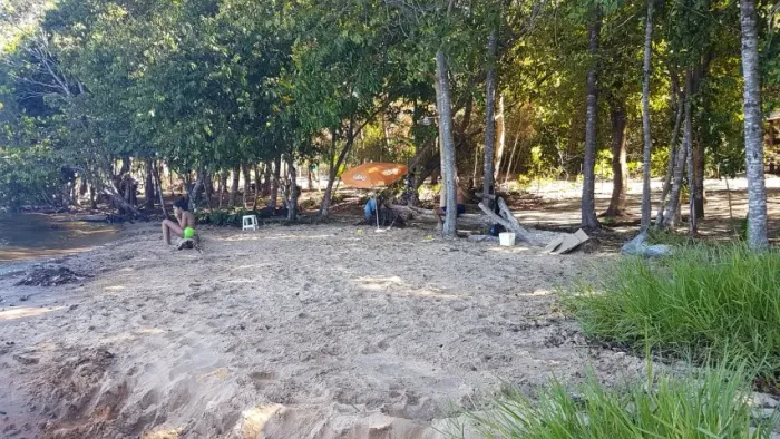 ? RARIDADE! Chácara Beira Lago com Praia Particular, Casa 6x10 e 5.400m²