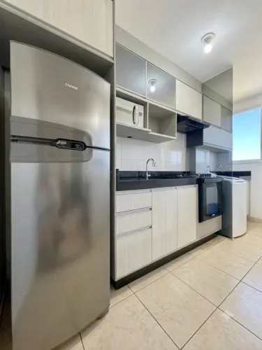 Apartamento com Móveis Planejados e Ar-Condicionado | 2 Quartos