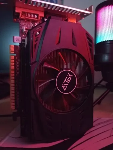 GTX 550 Ti 2GB GDDR5 --> VENDO OU TROCO