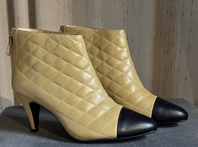 Bota nova da Chanel