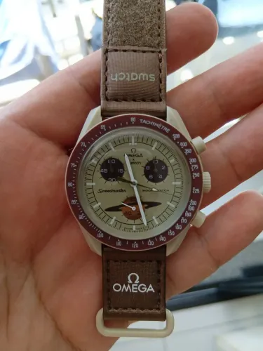 Relógio Swatch x Omega Moonswatch Mission To Saturn