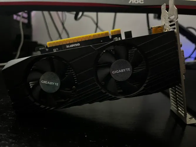 Placa de Video GTX 1650 4GB (NÃO DA VIDEO)