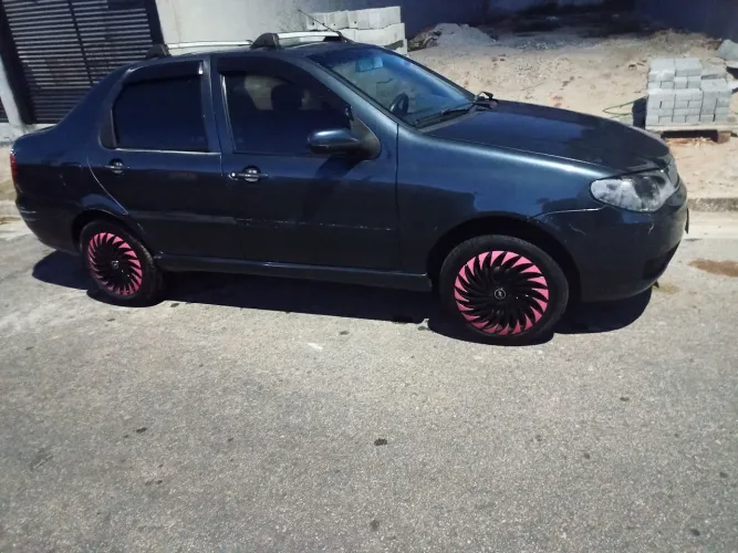 Fiat Siena HLX 1.8 MPI Flex 8V 4P 2005