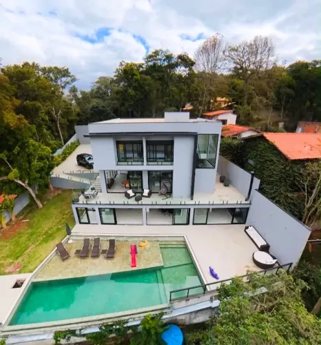 CASA NA GRANJA VIANA COM CINEMATOGRAFICA CONDOMINIO FECHADO