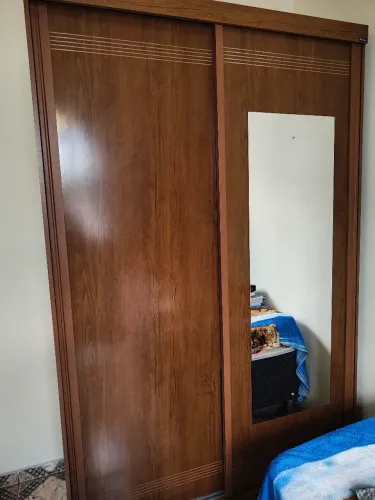 Guarda roupa espelho