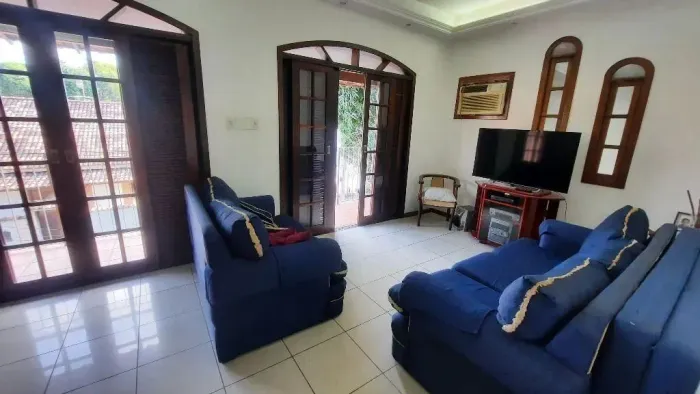 Casa triplex com 5 quartos, 5 vagas de garagem em Condomínio Fechado, Benfica, Rio de Jane