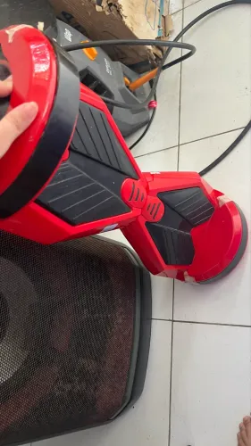 Houverboard vermelho funcionando perfeitamente 