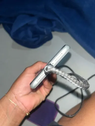 iPhone XR tela quebrada