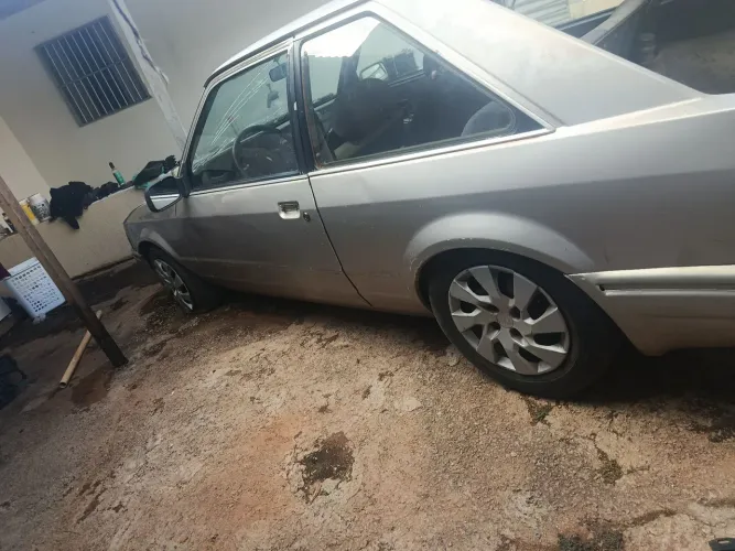 Ford Escort GL 1.6i / 1.6 (álcool) 1988