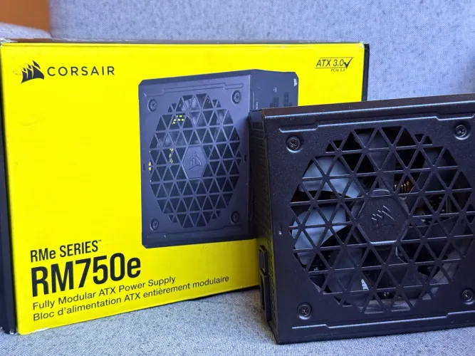Fonte Corsair RM750e Full Modular