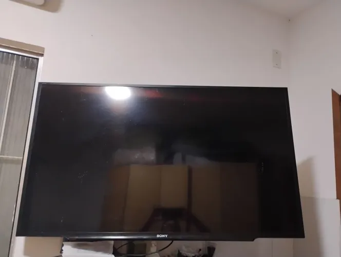 VENDO TV SONY 48POL COM DEFEITO 