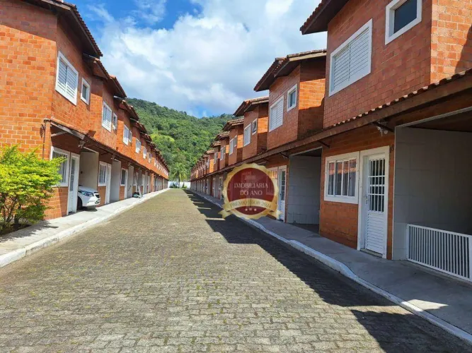 Casa à Venda em Mongaguá Centro | 3 Quartos | 1 Suíte | Vaga de Garagem | Excelente Locali