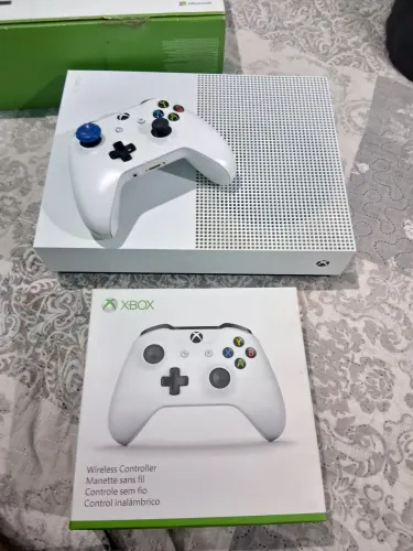 XBOX ONE S  HD 1 TB (usado)