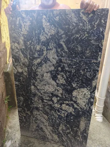 Peça de granito 140 de comprimento por 80 de largura 2 cm de espesura