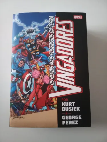 HQ Os Vingadores Por Kurt Busiek e George Pérez - Volume 01