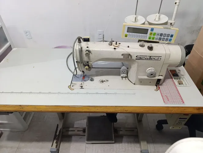 Máquina reta industrial costura direct drive eletrônica