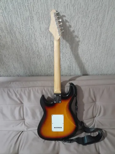 Guitarra Strinberg Stratocaster Sunburst