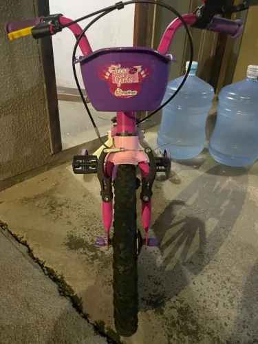 Bicicleta infantil menina