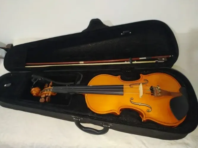 VIOLINO SEMINOVO SUPER CONSERVADO E SEM MARCAS