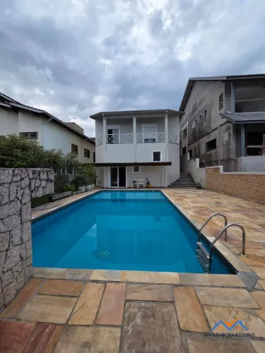 Casa a venda ou Locacao no melhor Condomínio fechado de Arujá !