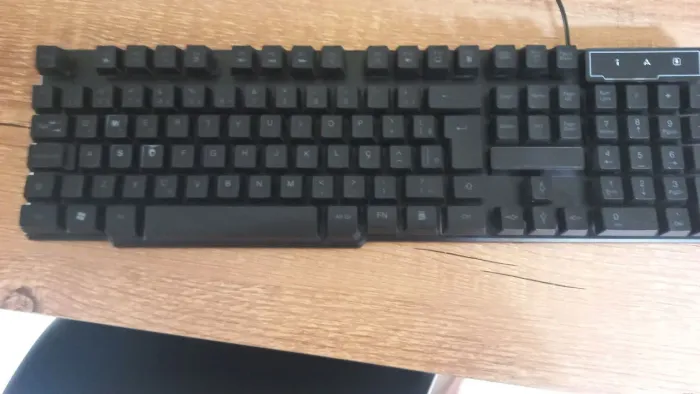 TECLADO SEMI-MECANICO LED