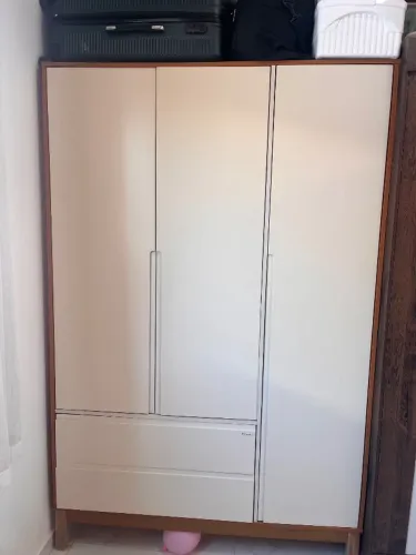 Guarda roupa e cômoda infantis