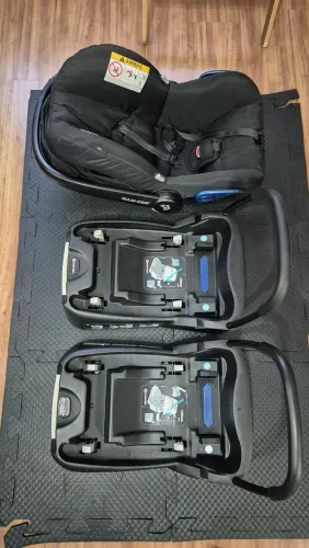 Bebê conforto Maxi-Cosi Citi2 com 2 bases