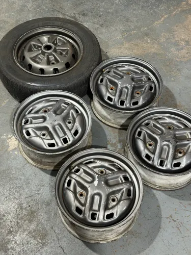 JOGO DE RODA FORD 3 FUROS CORCEL 