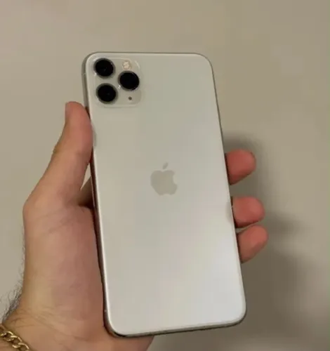 Vendo iPhone 11 Pro Max branco pérola