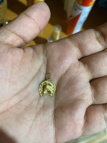 Vende-se pingente de ouro 