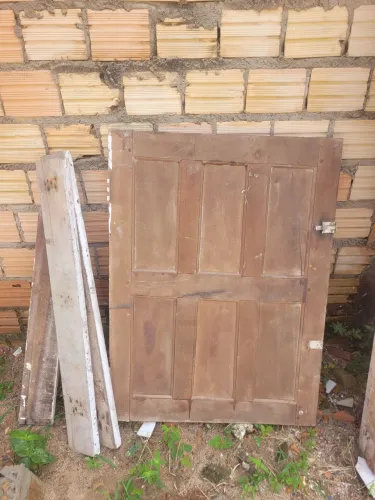 Vendo janela de madeira