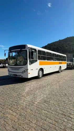 Ônibus 42 lugares Volks comil svelto