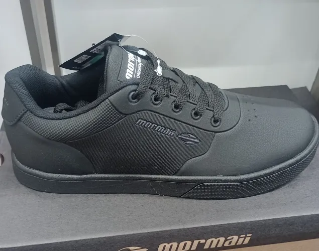 Tênis Mormaii preto, original,(n° 42) novo 120$