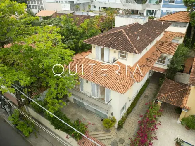 Casa à venda de 3 andares e piscina no condomínio mais renomado do Leblon - Jardim Pernâmb