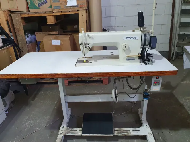 Maquina de Costura Reta Industrial Motor Direct Drive
