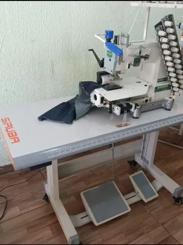 Máquina de costura