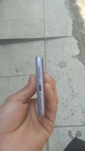 iPhone 11 roxo