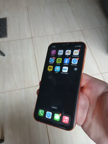 iPhone xr na carcaça do 17 pro