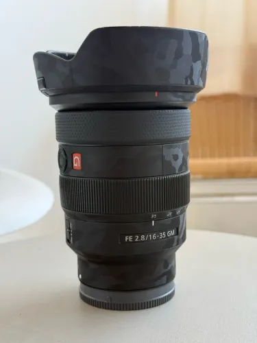 Vendo Lente Sony FE 16-35mm f/2.8 GM + Skin de Proteção