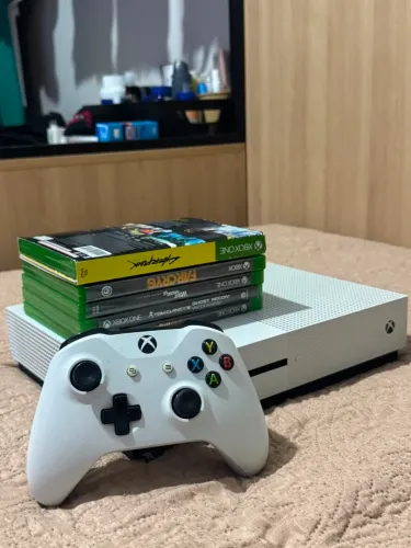 Xbox One S - 1TB