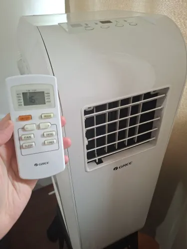 Ar-Condicionado Portátil Gree 9.000 BTUs [110V/220V] - Completo com Kit de Janela