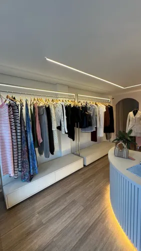 Arara com Led e gavetas