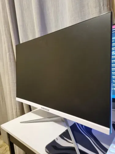 Monitor Rise Mode 24" 180Hz Branco - Para Retirada de Peças