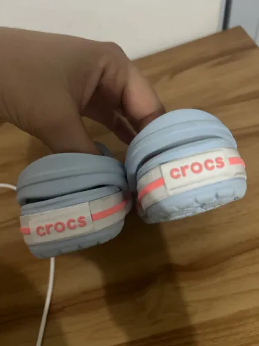 Vendo Crocs infantil menina seminova