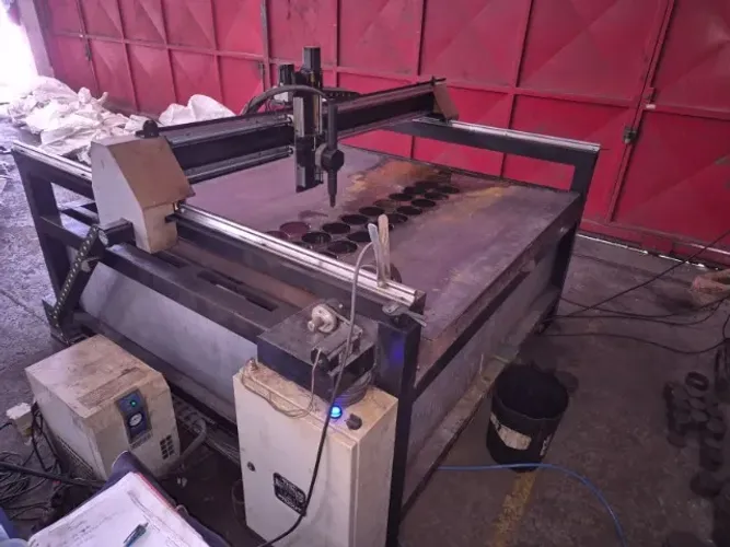 MÁQUINA DE CORTE A PLASMA CNC COM CORTADOR DE TUBOS - ÁREA 1500 x 1500 mm
