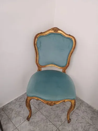 Cadeira Antiga em Bom Estado