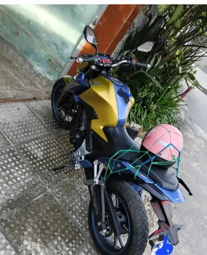 Cb300f ..muito nova