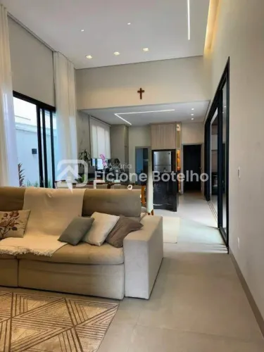 Casa de Condomínio à venda em Uberlândia (Bairro Laranjeiras) | 208 m²